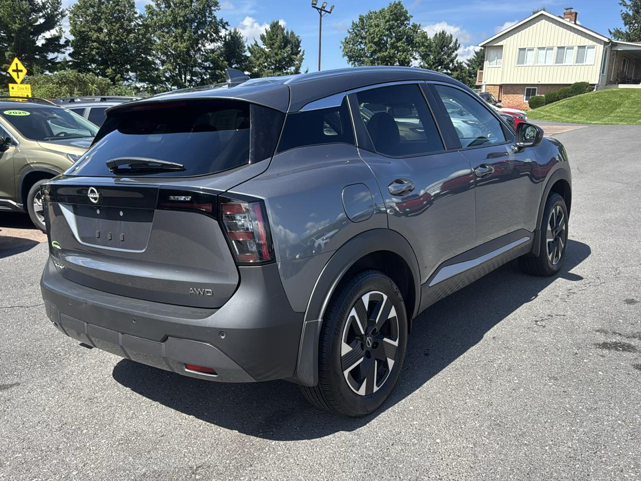 Nissan Kicks SV AWD 2025