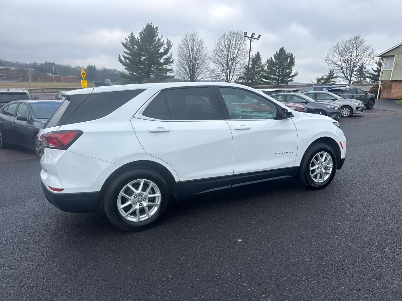 Chevrolet Equinox AWD 4dr LT w/1LT 2023