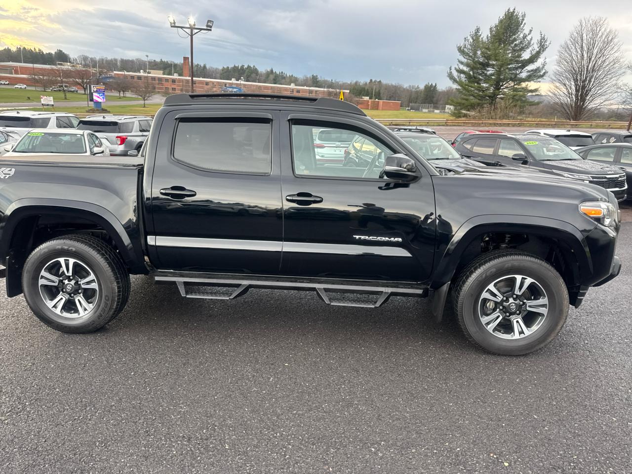 Toyota Tacoma 4WD TRD Off Road Double Cab 5' Bed V6 MT (Natl) 2019