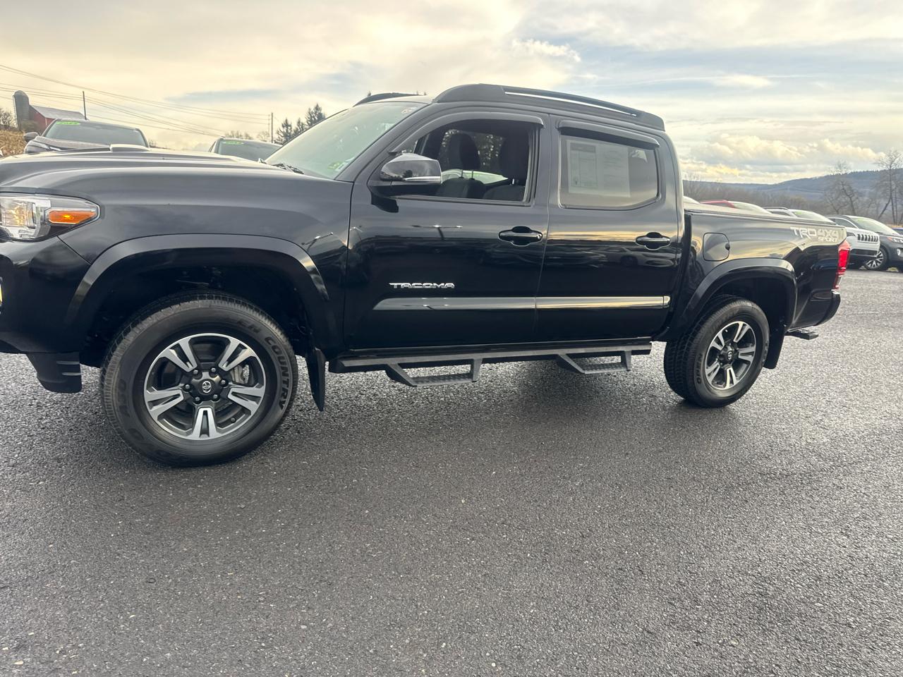 Toyota Tacoma 4WD TRD Off Road Double Cab 5' Bed V6 MT (Natl) 2019