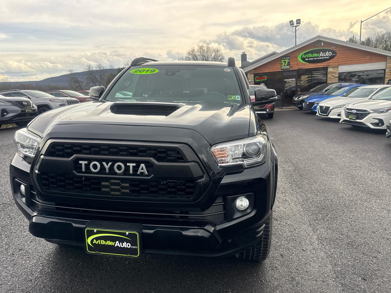 Toyota Tacoma 4WD TRD Off Road Double Cab 5' Bed V6 MT (Natl) 2019