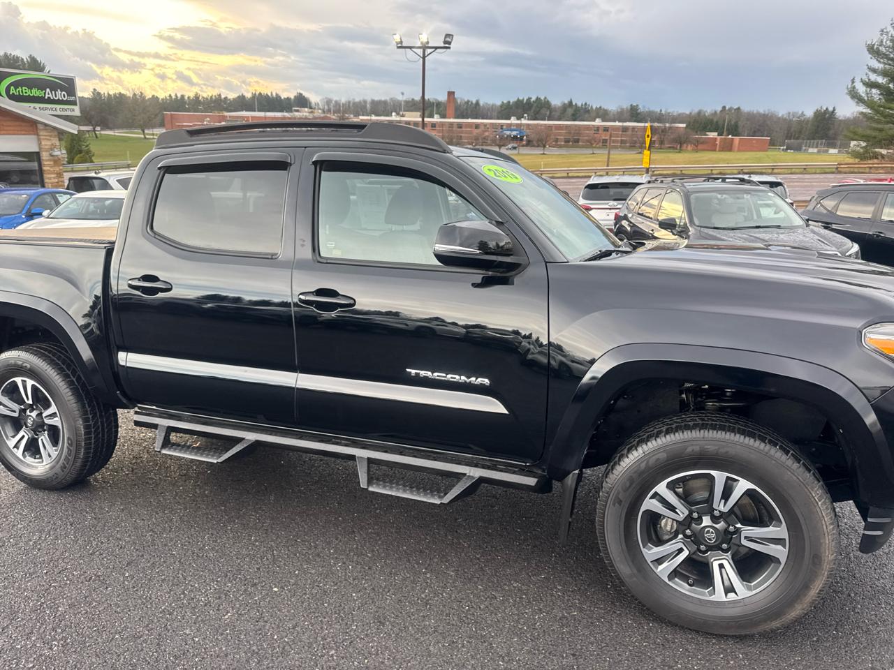 Toyota Tacoma 4WD TRD Off Road Double Cab 5' Bed V6 MT (Natl) 2019
