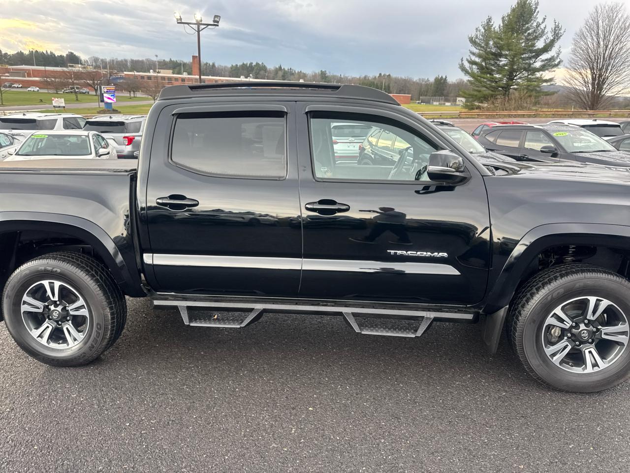 Toyota Tacoma 4WD TRD Off Road Double Cab 5' Bed V6 MT (Natl) 2019