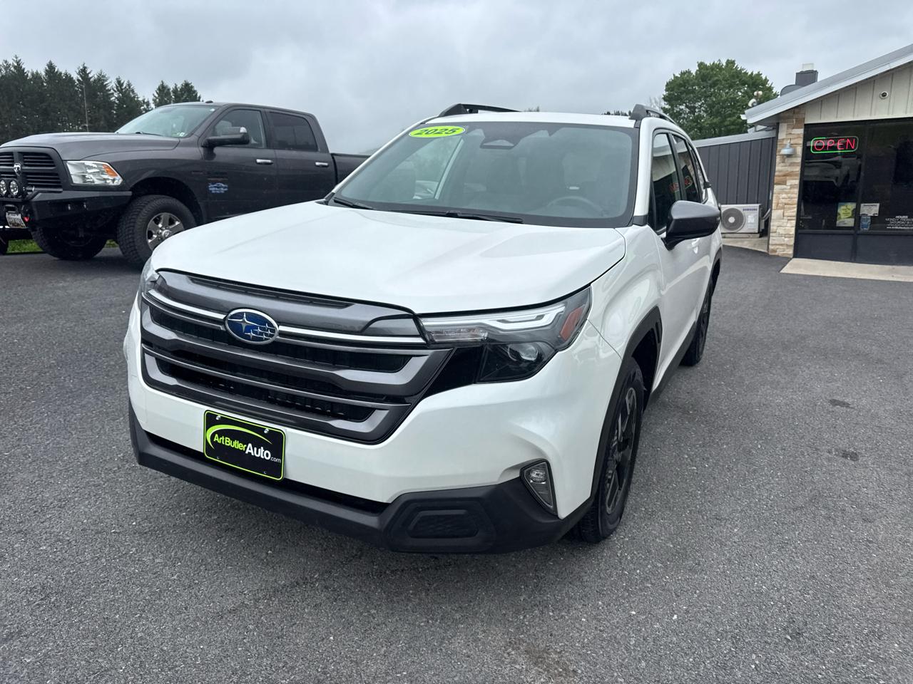 Subaru Forester Premium AWD 2025