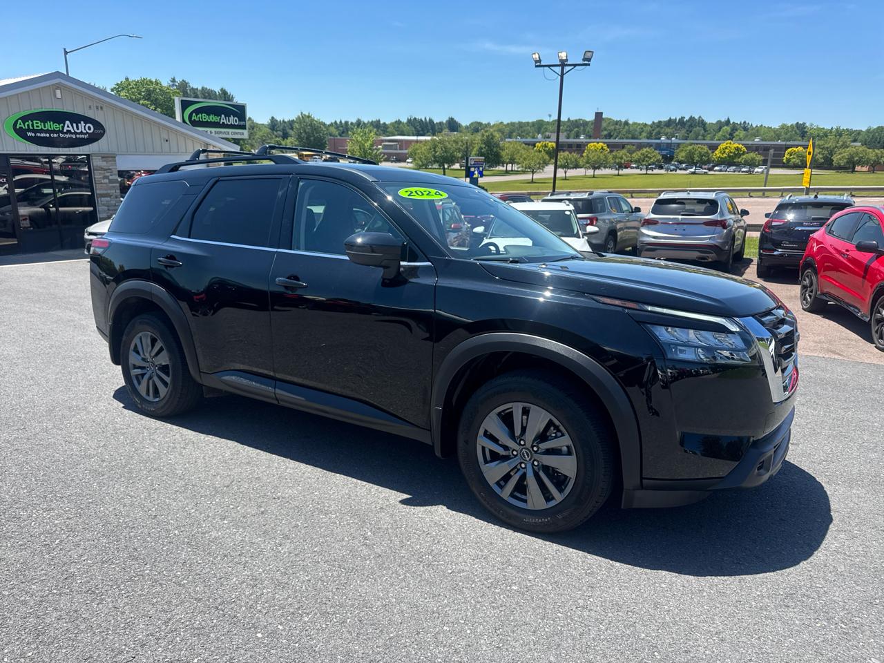 Nissan Pathfinder SV 4WD 2024