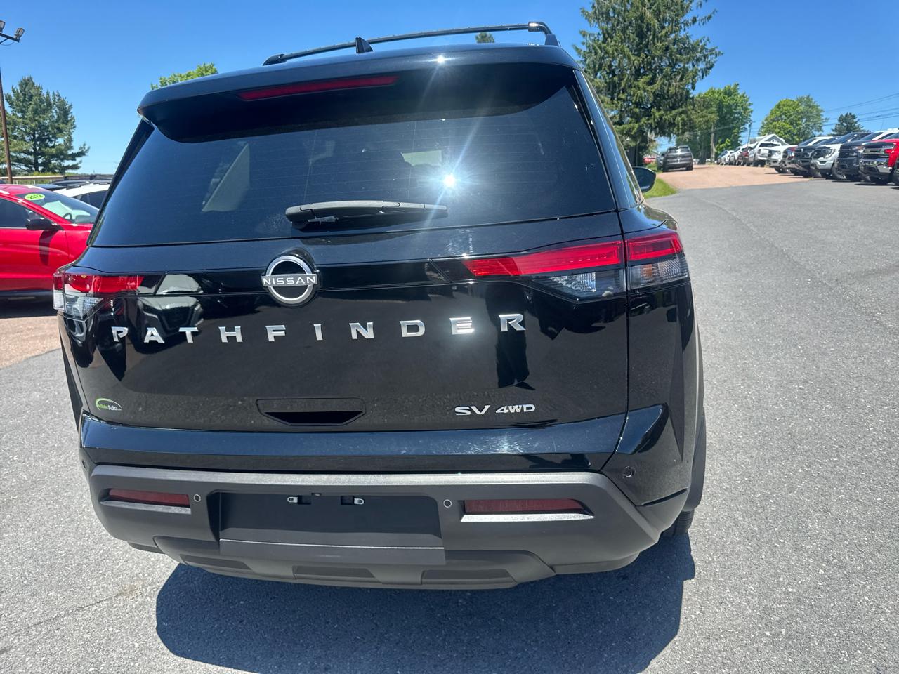 Nissan Pathfinder SV 4WD 2024