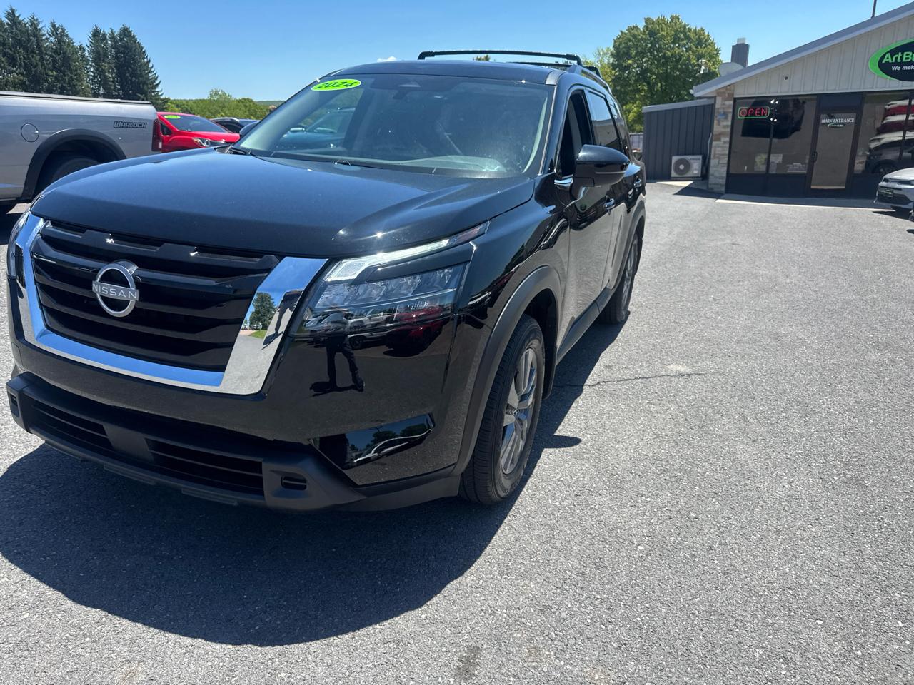 Nissan Pathfinder SV 4WD 2024