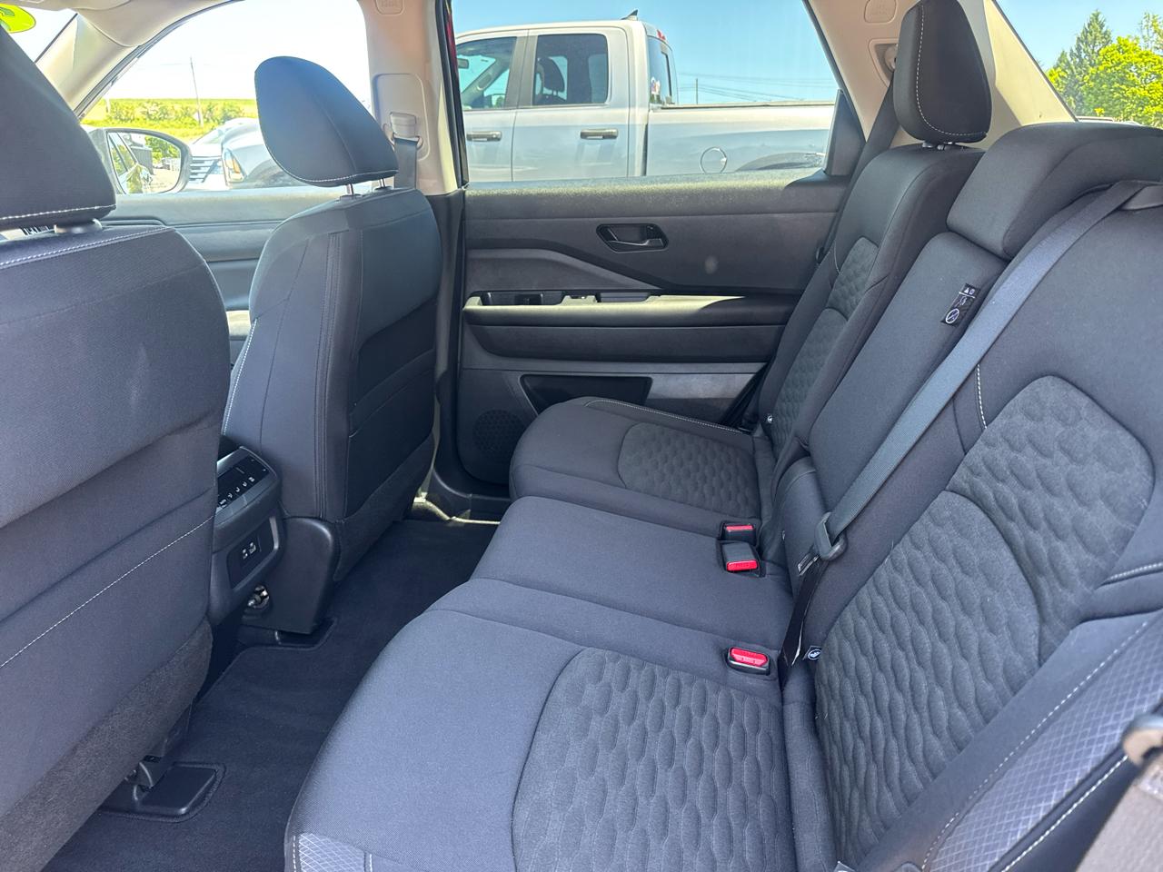 Nissan Pathfinder SV 4WD 2024