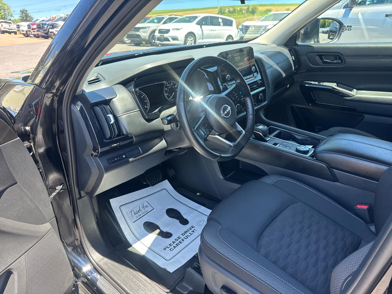 Nissan Pathfinder SV 4WD 2024