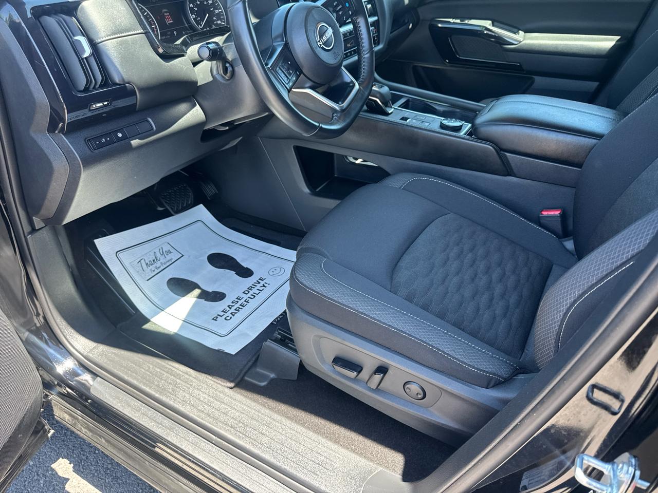 Nissan Pathfinder SV 4WD 2024