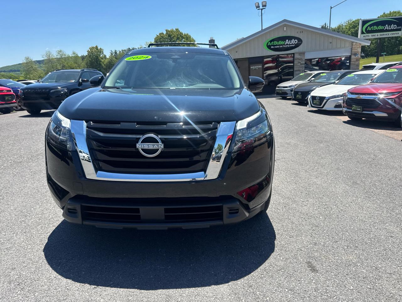 Nissan Pathfinder SV 4WD 2024