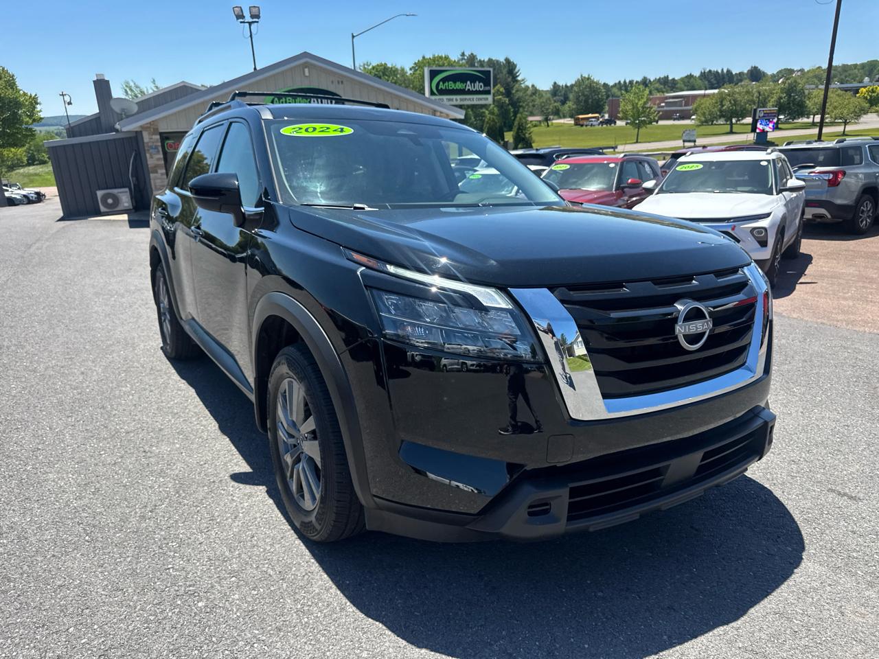 Nissan Pathfinder SV 4WD 2024