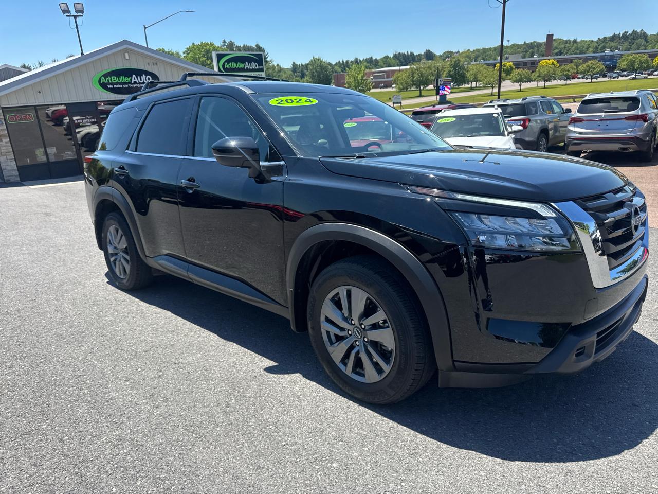 Nissan Pathfinder SV 4WD 2024