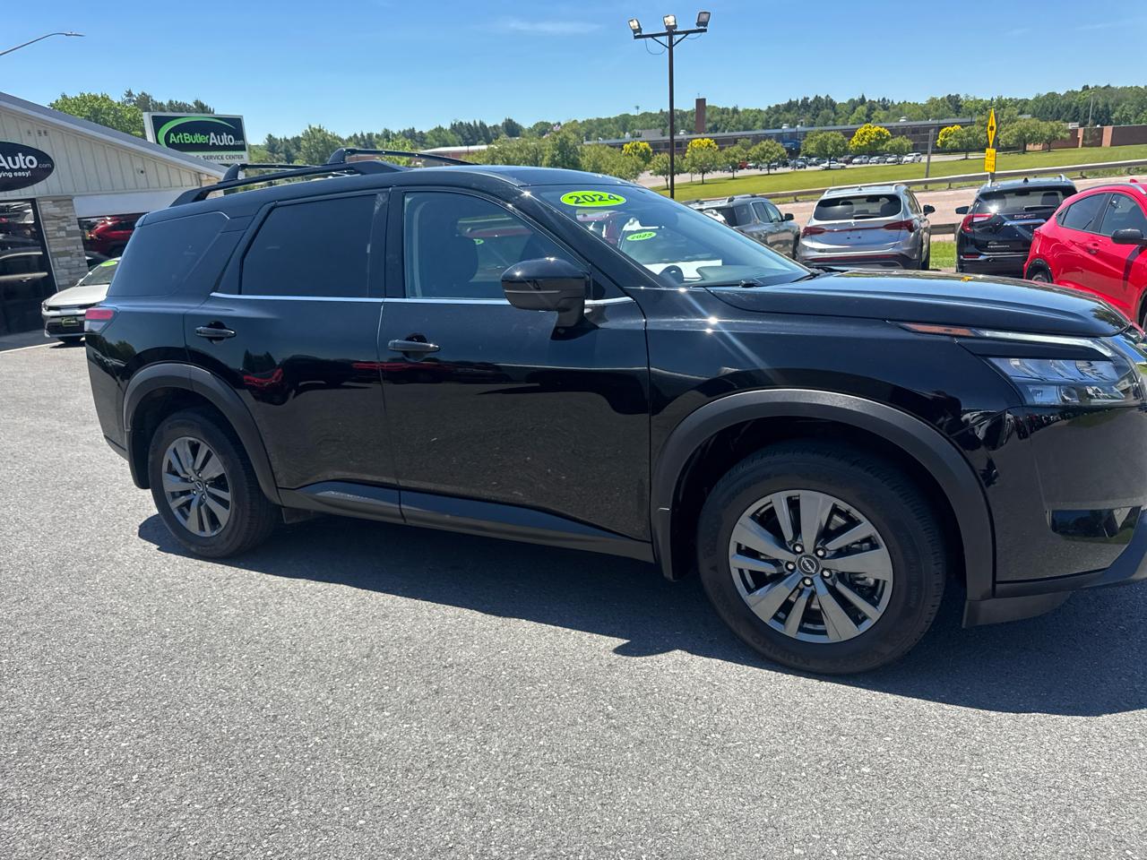 Nissan Pathfinder SV 4WD 2024