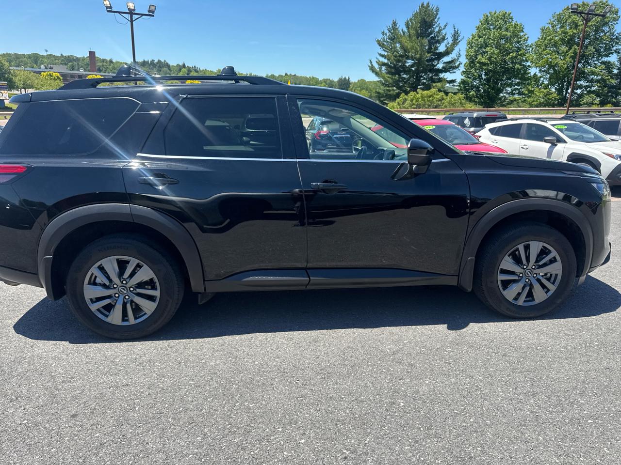 Nissan Pathfinder SV 4WD 2024