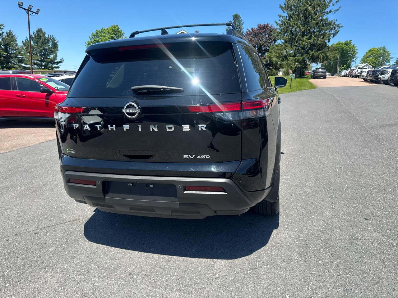 Nissan Pathfinder SV 4WD 2024