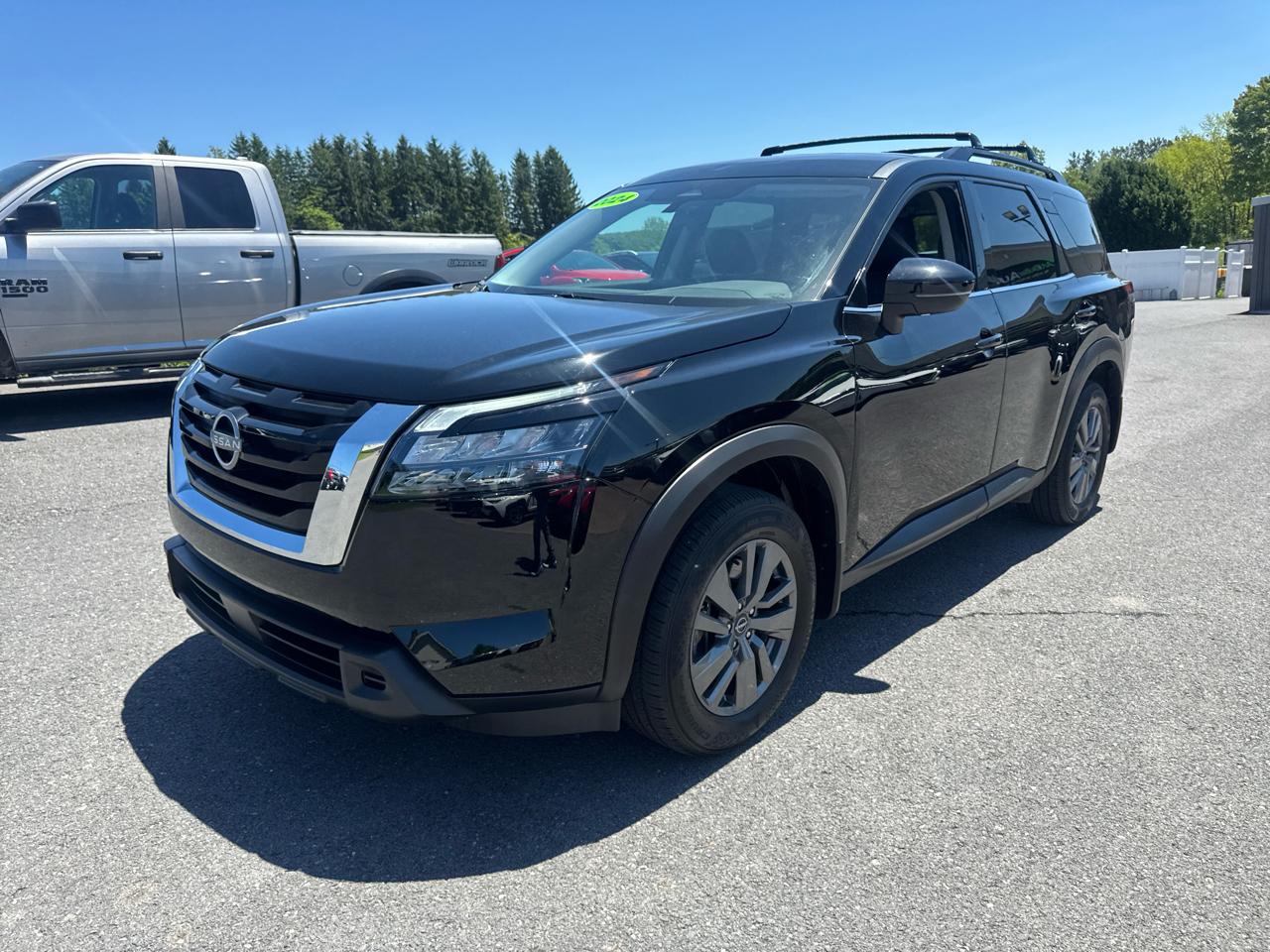 Nissan Pathfinder SV 4WD 2024
