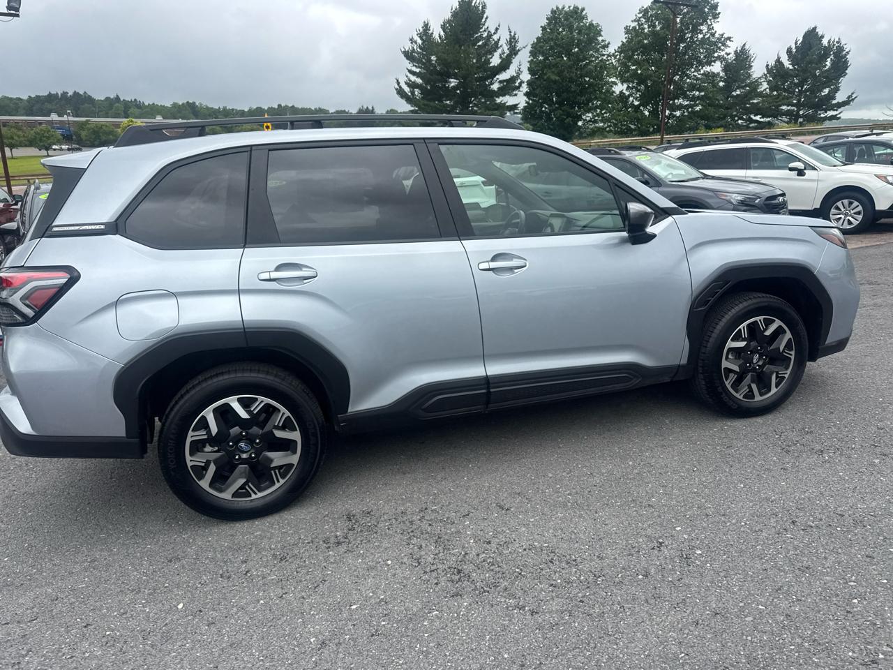 Subaru Forester Premium AWD 2025