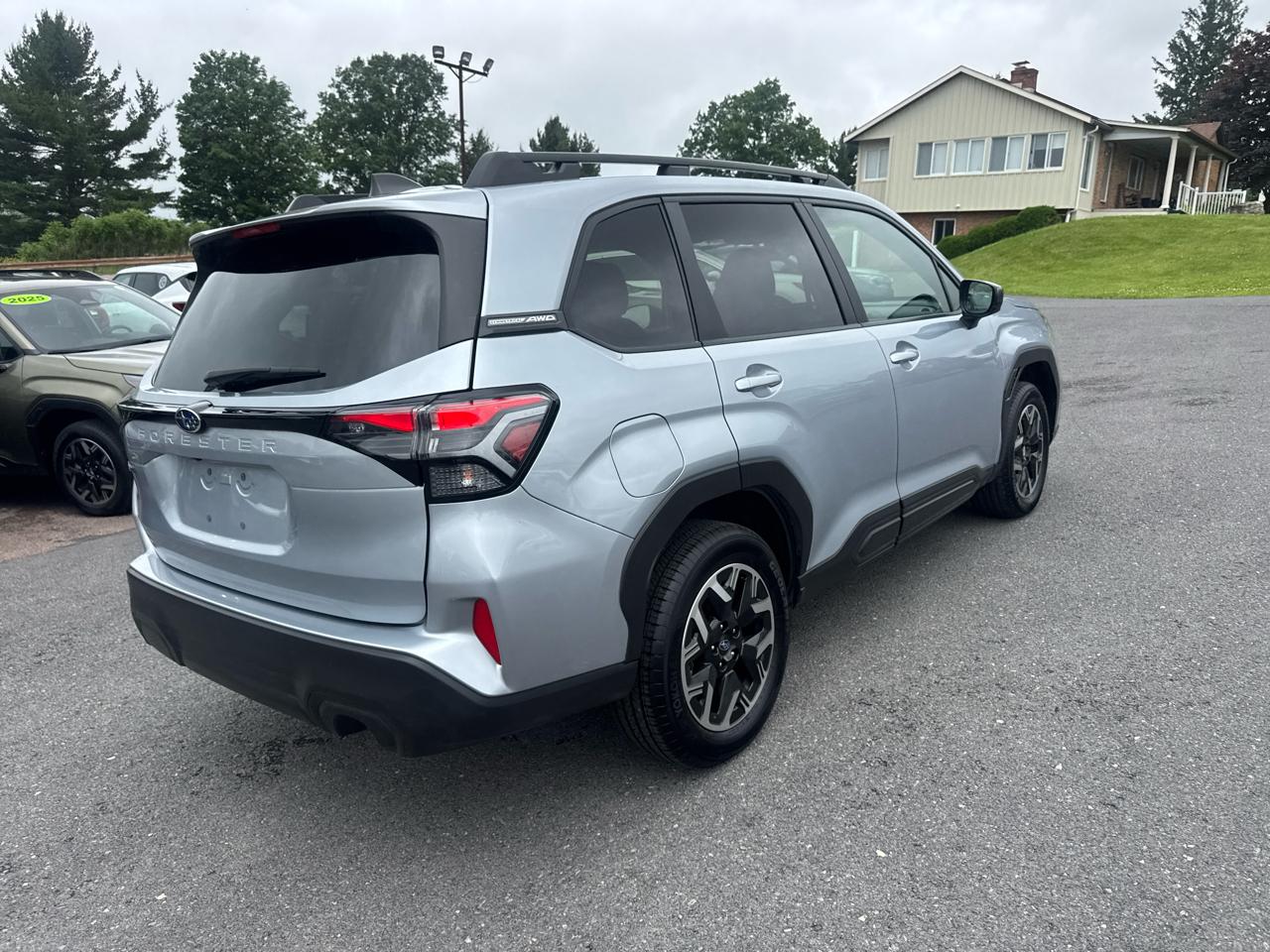 Subaru Forester Premium AWD 2025