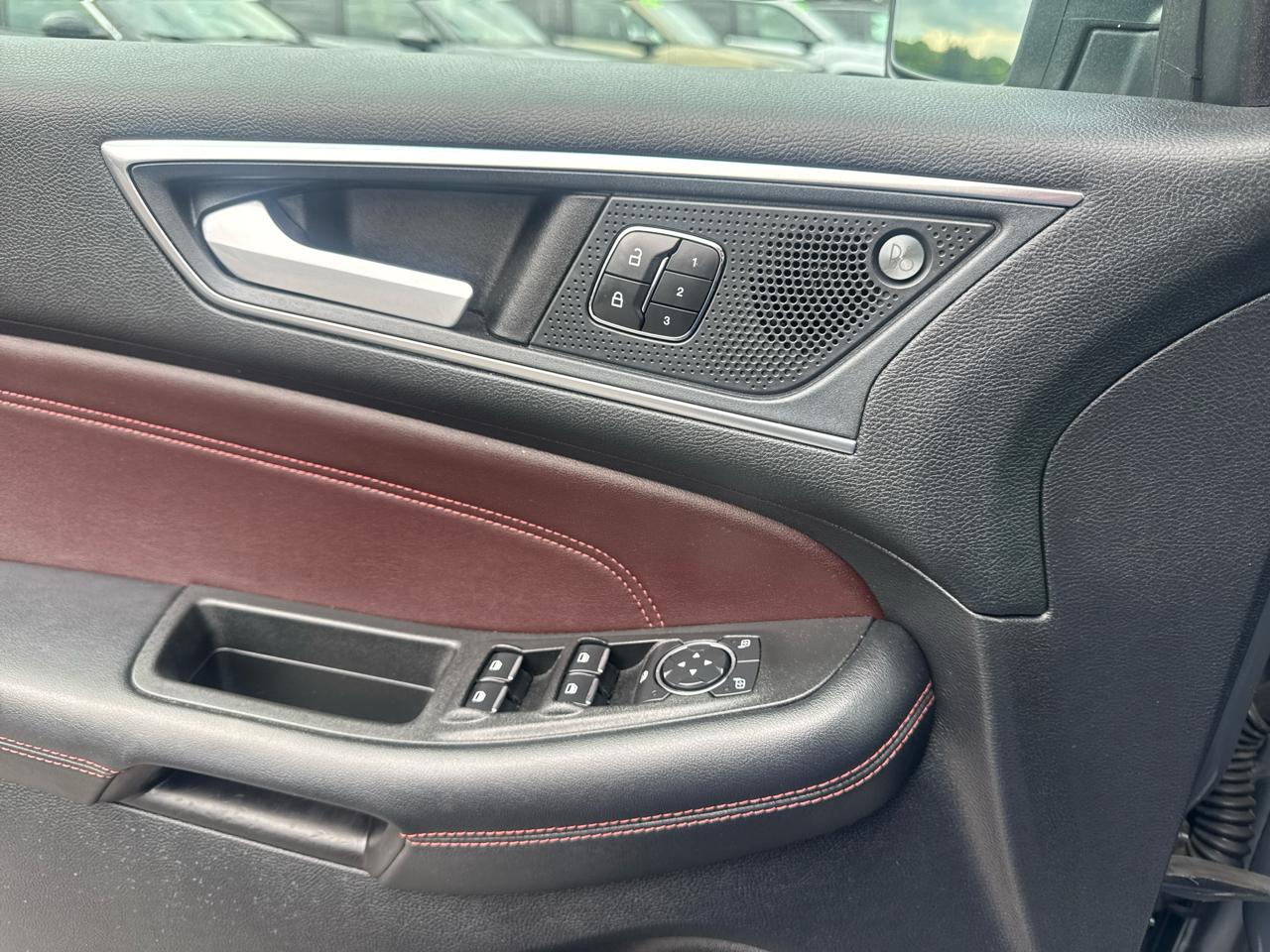 Ford Edge  2021