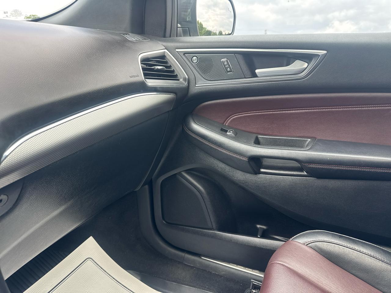 Ford Edge  2021
