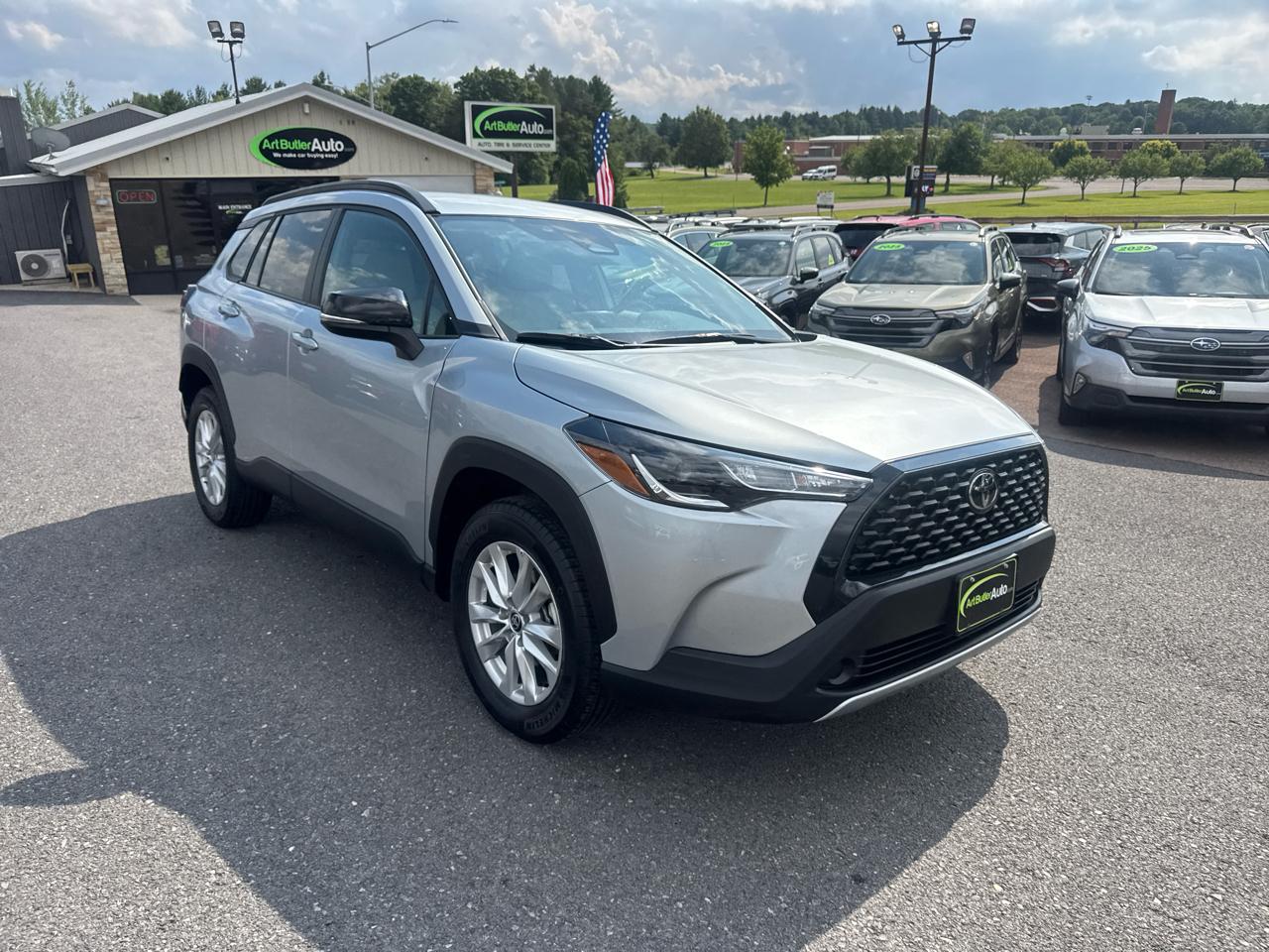 Toyota Corolla Cross LE 4WD (Natl) 2025