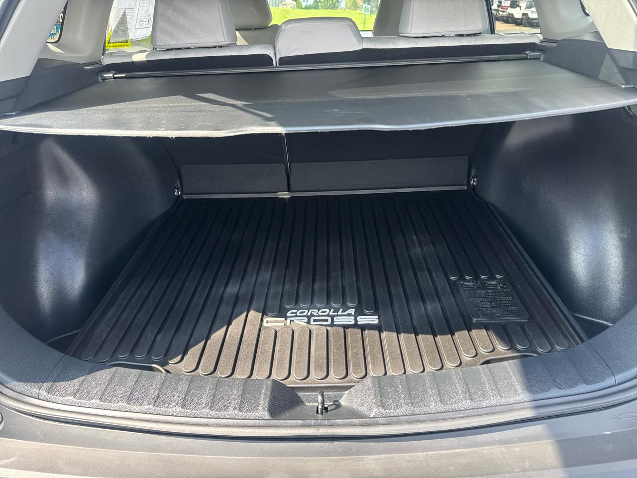 Toyota Corolla Cross LE 4WD (Natl) 2025