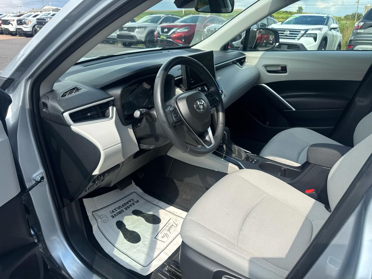 Toyota Corolla Cross LE 4WD (Natl) 2025