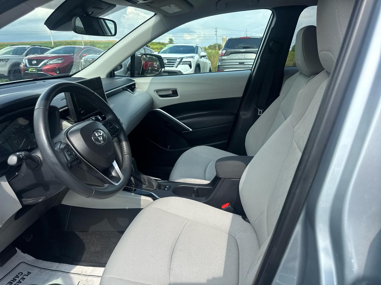 Toyota Corolla Cross LE 4WD (Natl) 2025