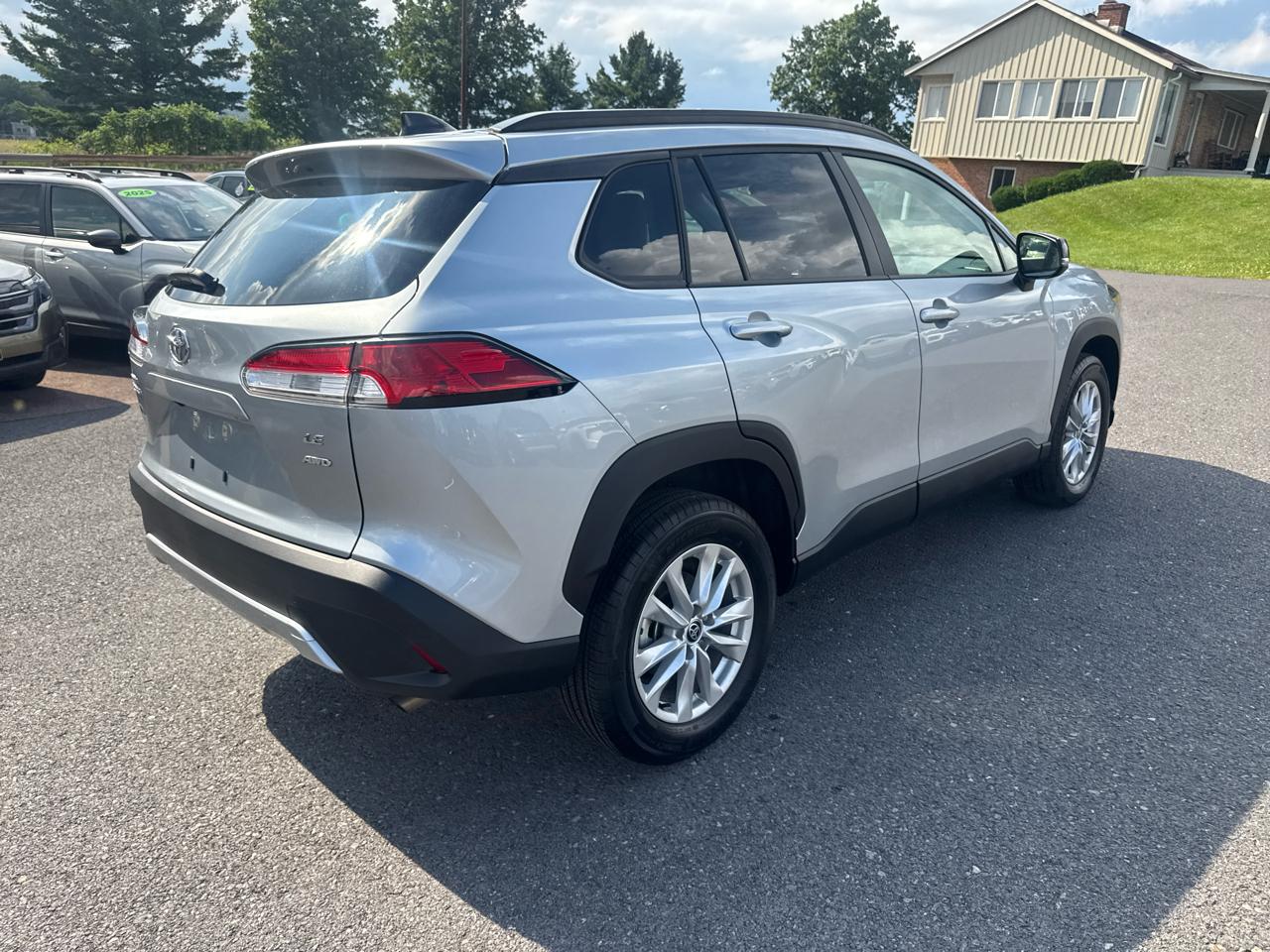 Toyota Corolla Cross LE 4WD (Natl) 2025