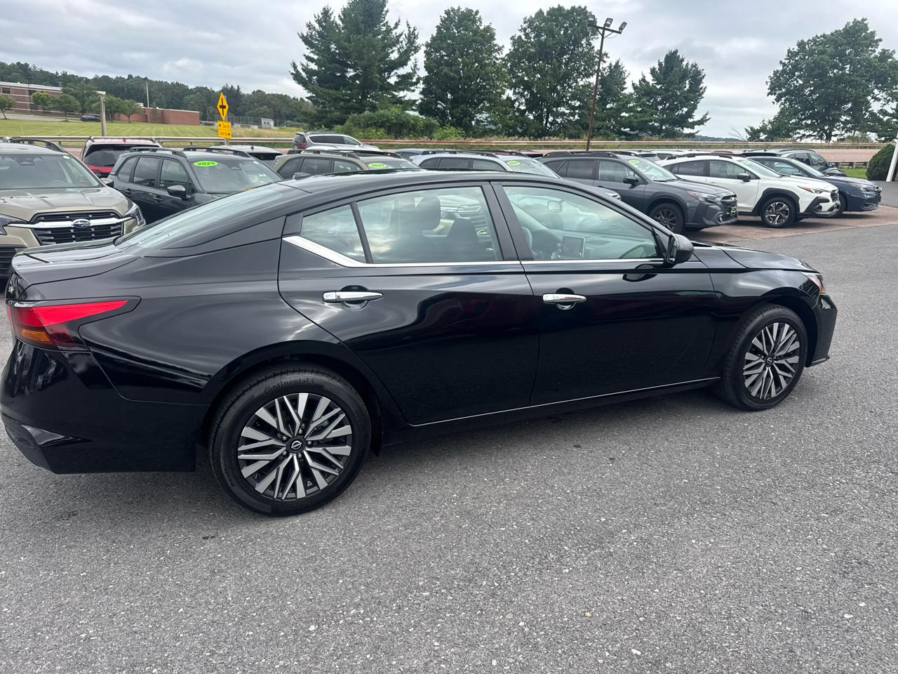 Nissan Altima 2.5 SV AWD Sedan 2024