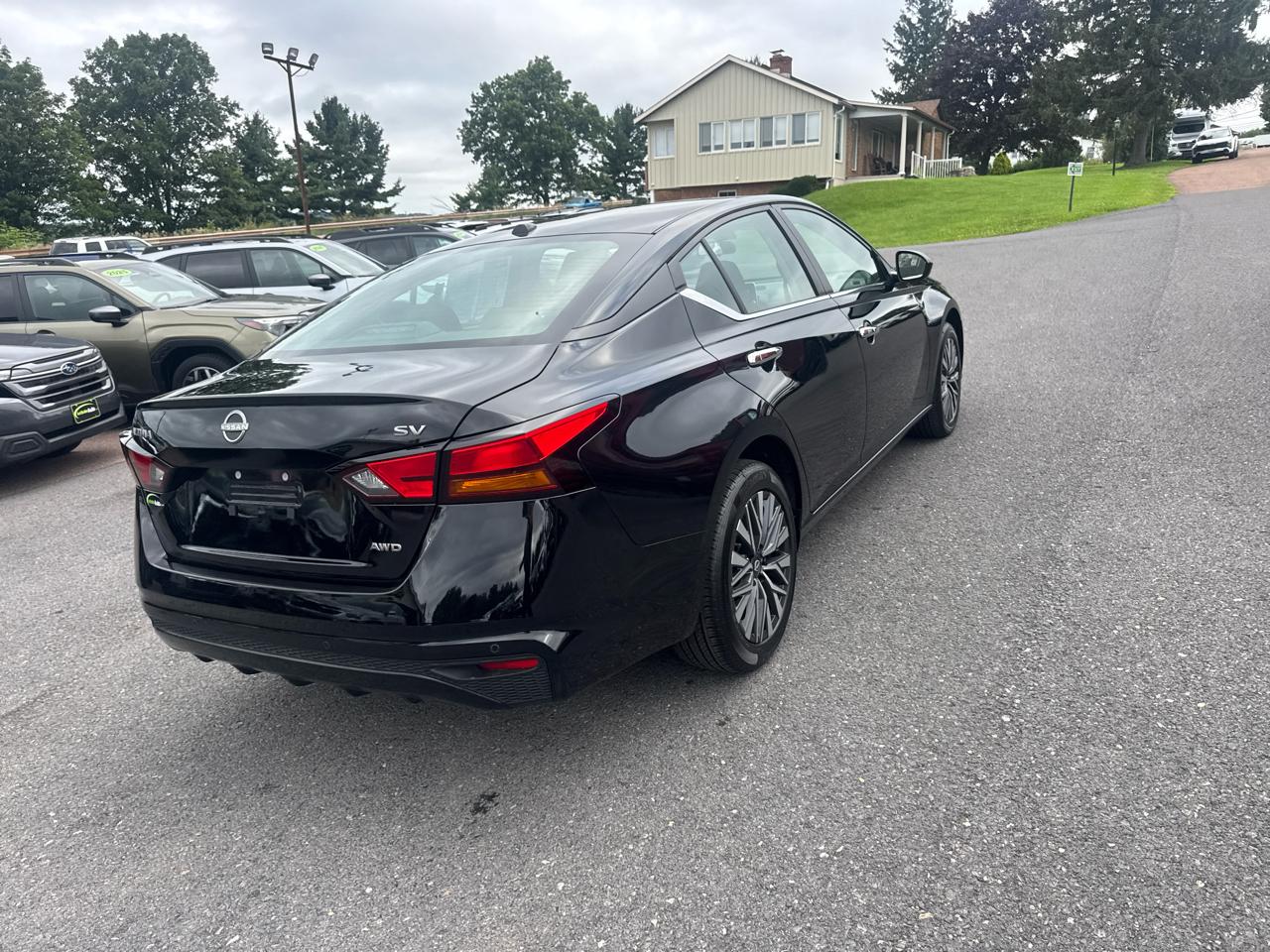 Nissan Altima 2.5 SV AWD Sedan 2024