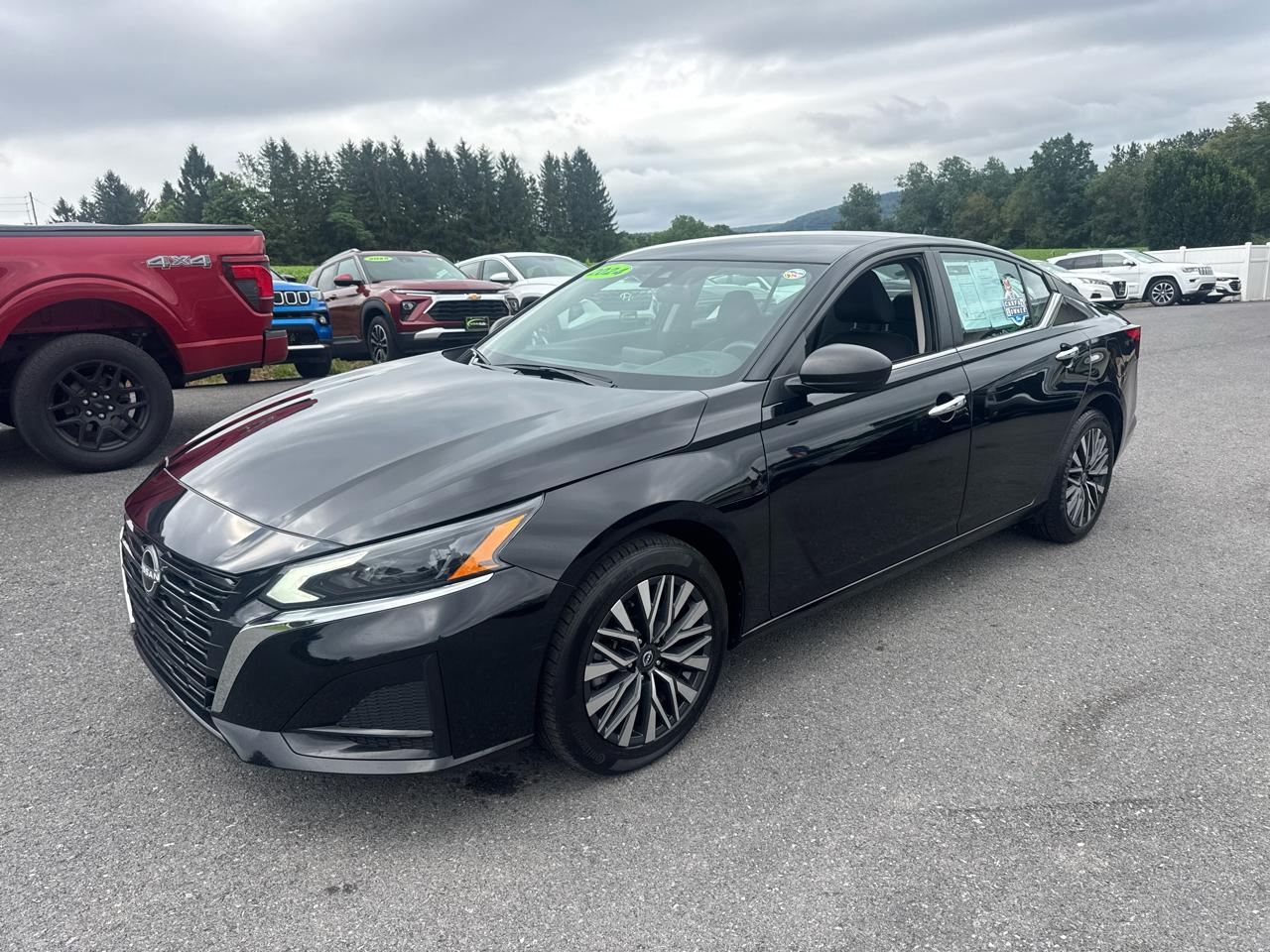 Nissan Altima 2.5 SV AWD Sedan 2024