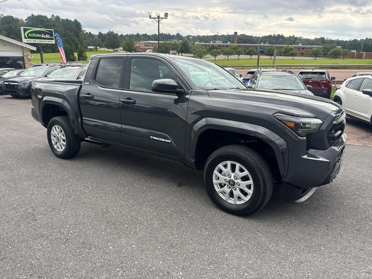 Toyota Tacoma 4WD  2025