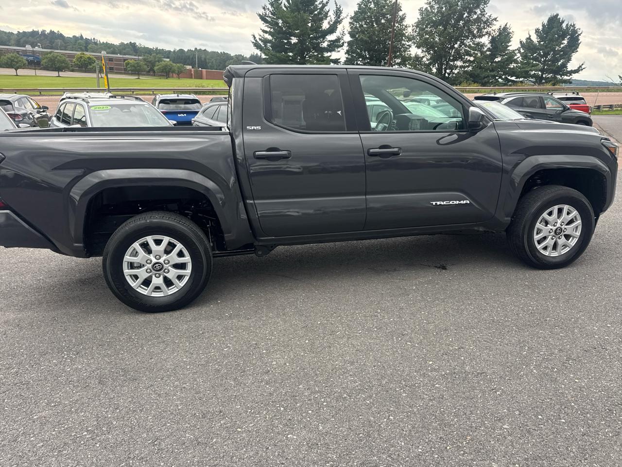 Toyota Tacoma 4WD  2025