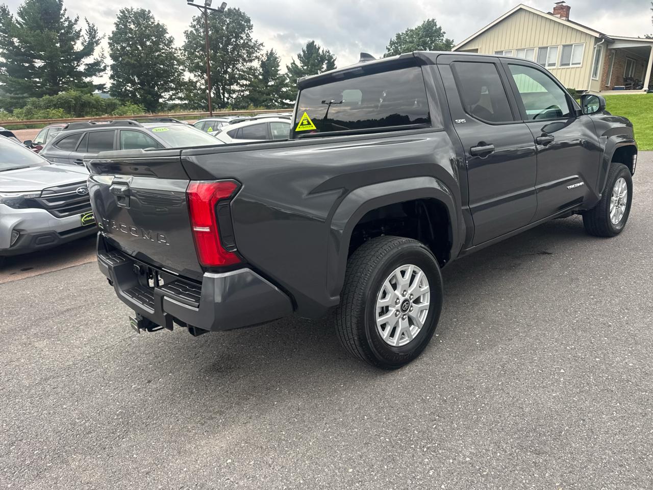 Toyota Tacoma 4WD  2025