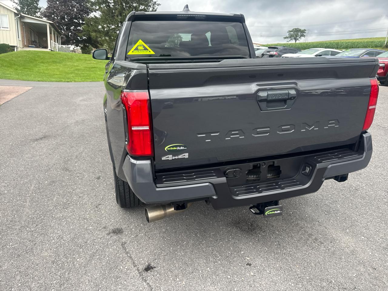 Toyota Tacoma 4WD  2025