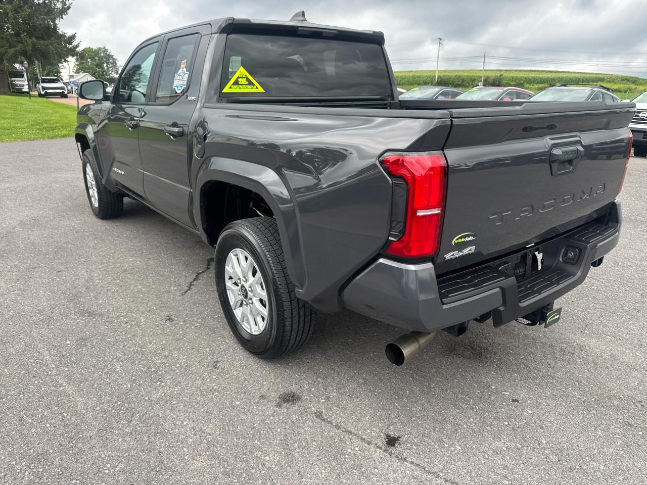 Toyota Tacoma 4WD  2025