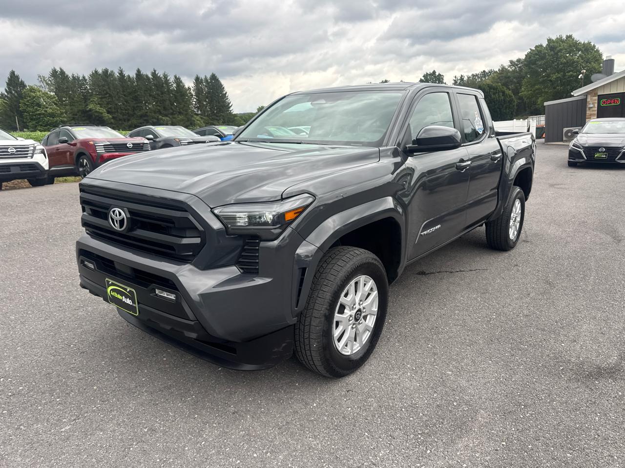 Toyota Tacoma 4WD  2025