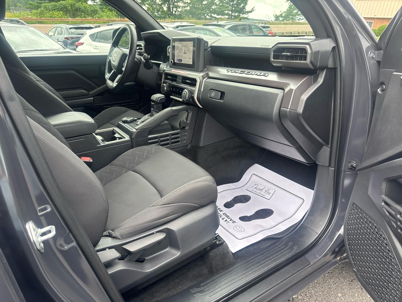 Toyota Tacoma 4WD  2025