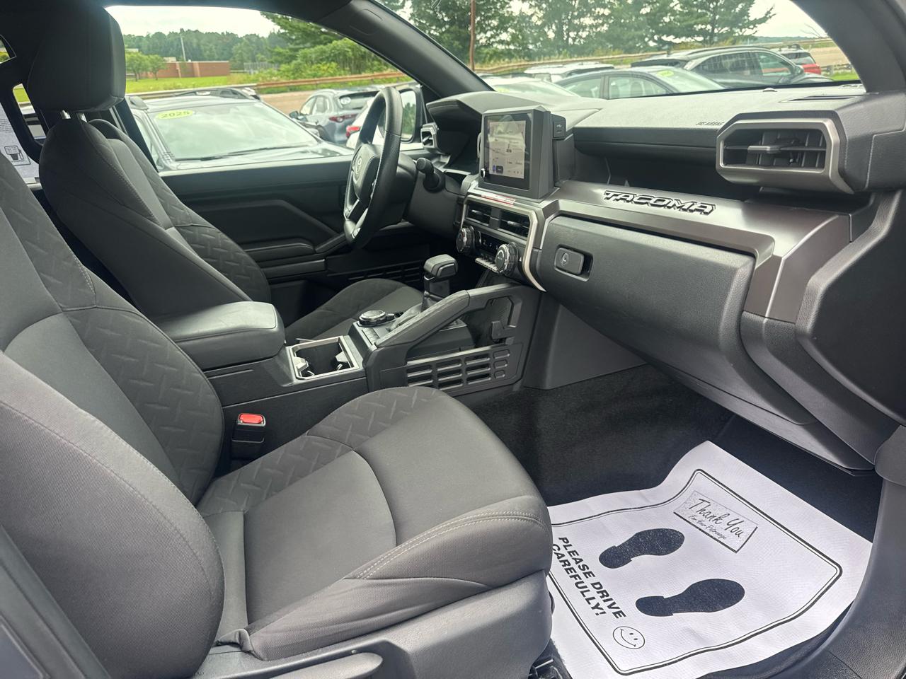 Toyota Tacoma 4WD  2025