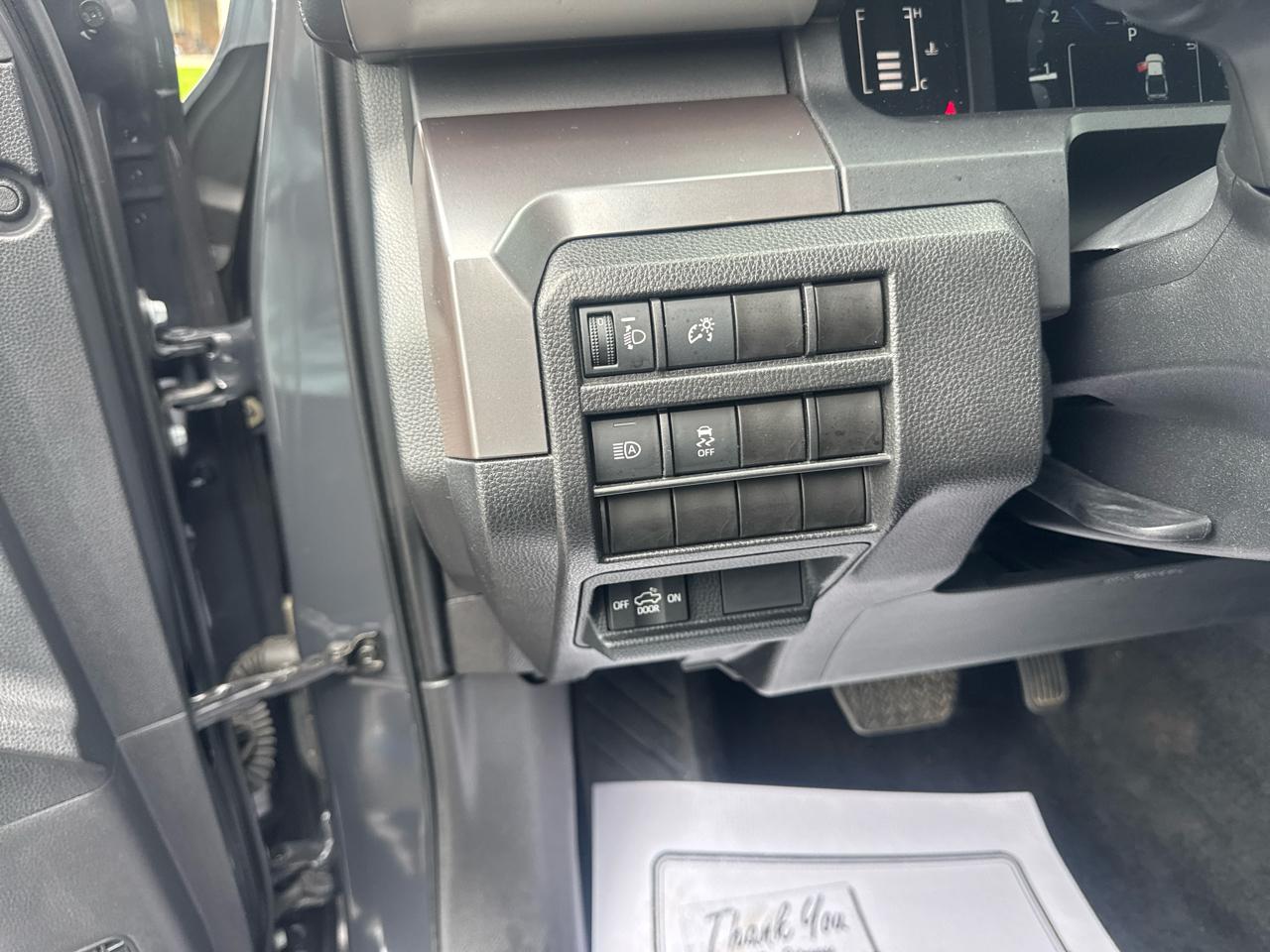 Toyota Tacoma 4WD  2025