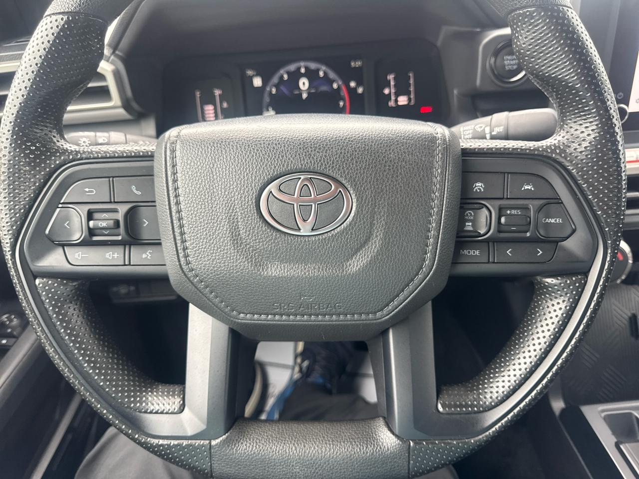 Toyota Tacoma 4WD  2025