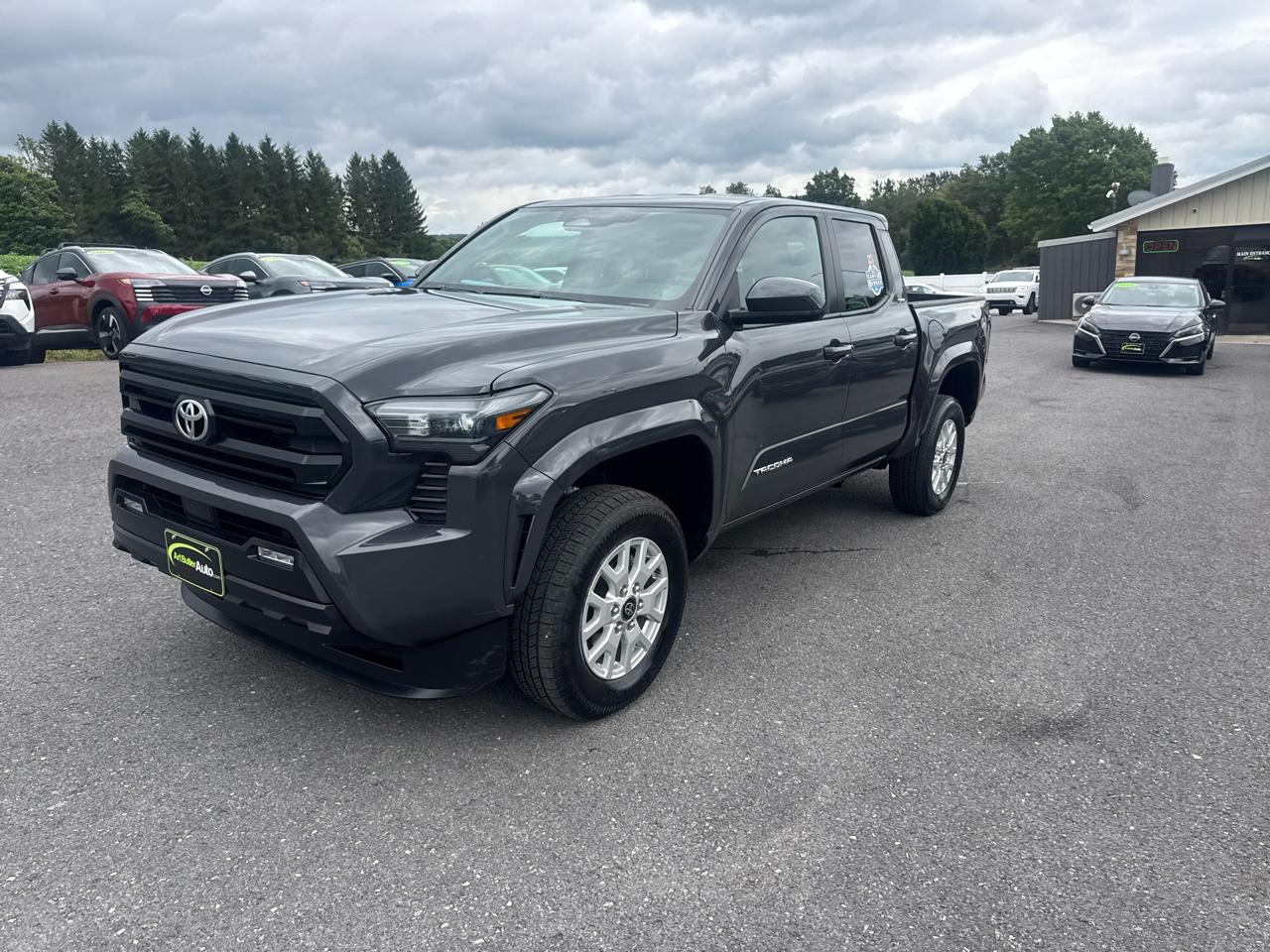 Toyota Tacoma 4WD  2025