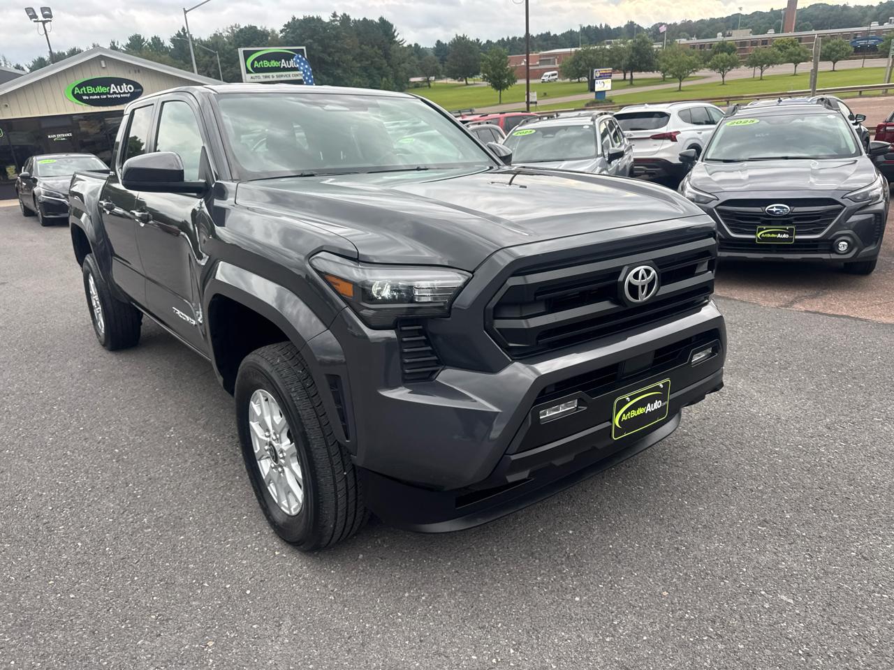 Toyota Tacoma 4WD  2025