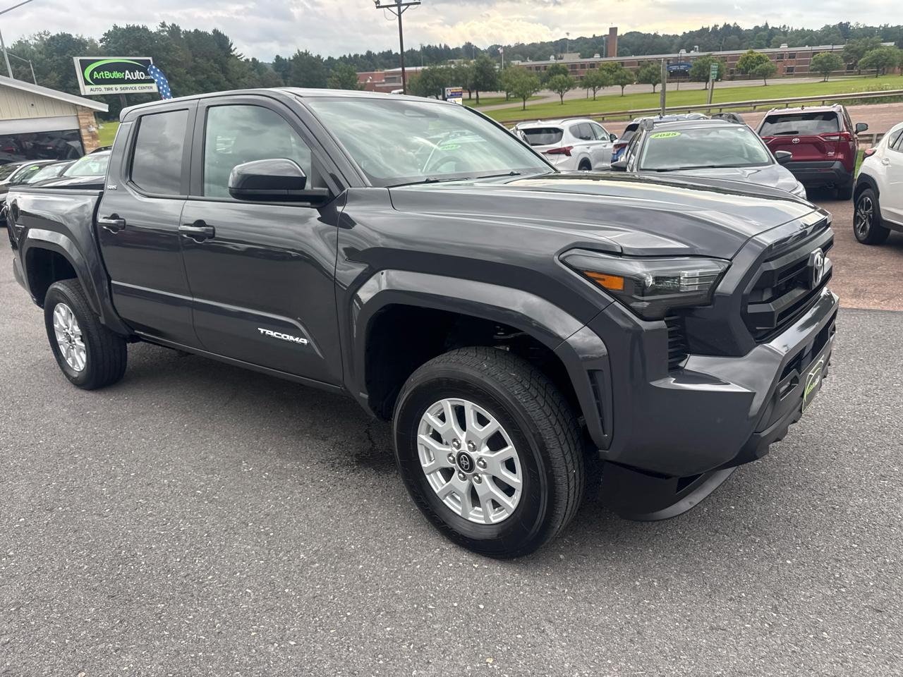 Toyota Tacoma 4WD  2025