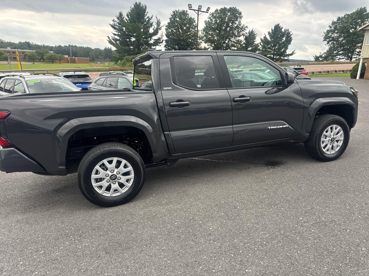 Toyota Tacoma 4WD  2025