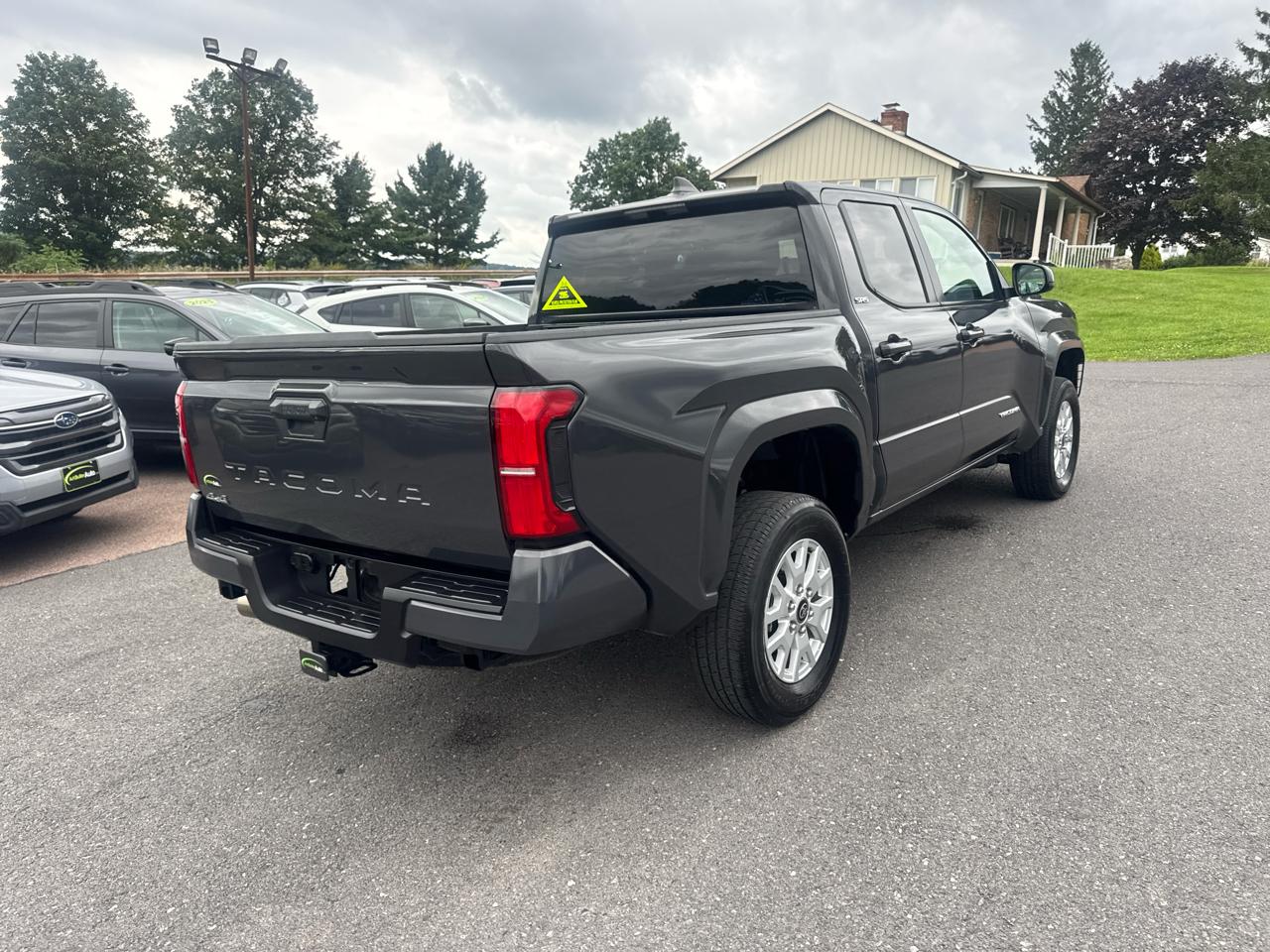 Toyota Tacoma 4WD  2025