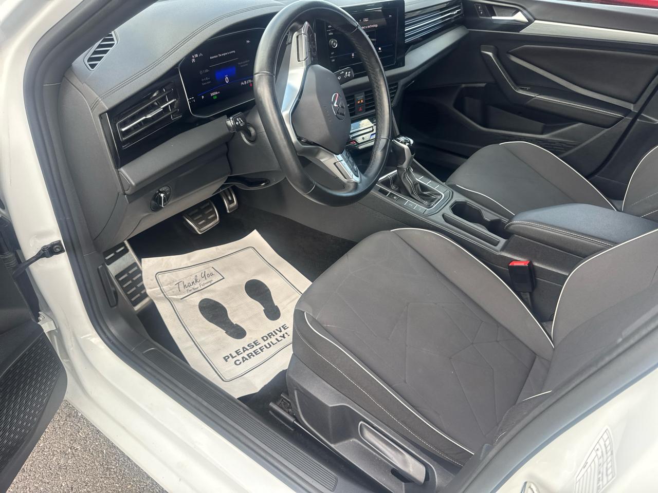 Volkswagen Jetta Sport Auto 2025