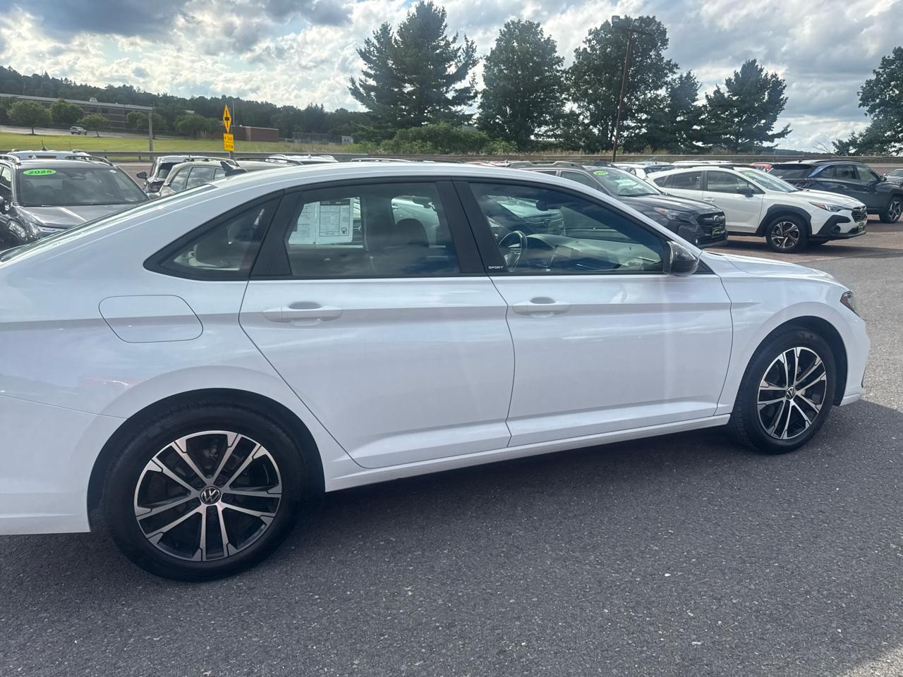 Volkswagen Jetta Sport Auto 2025